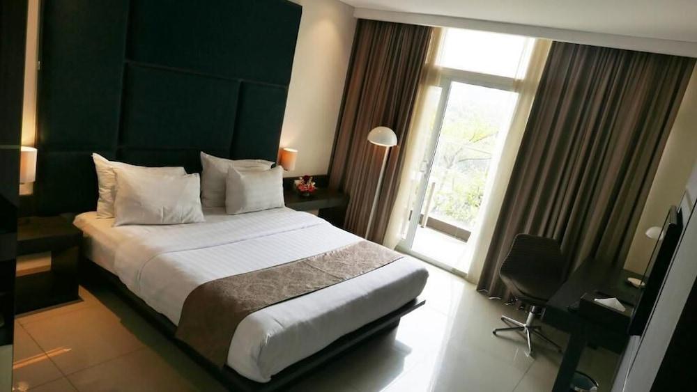 Grandia Hotel Bandung Exterior foto